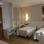 44 Hotel 3*