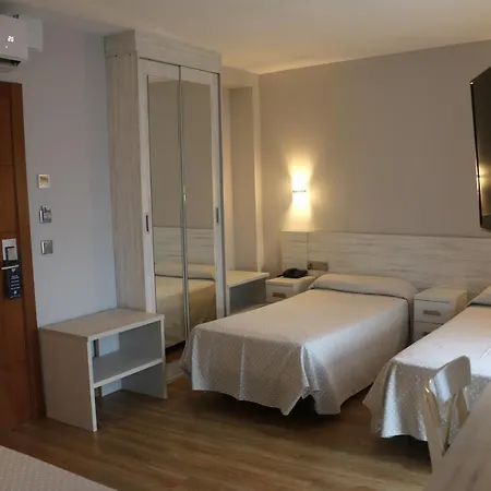 44 Hotel 3*