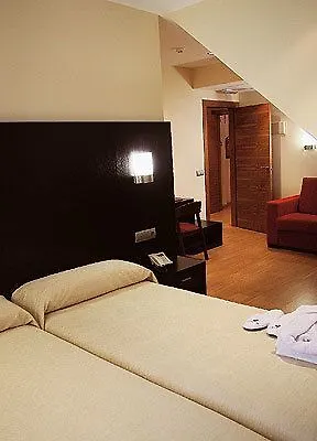 44 Hotel