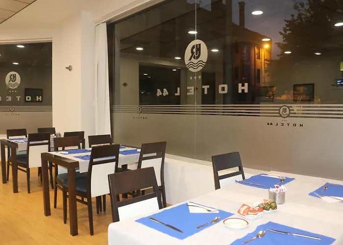 44 Hotel Gijon